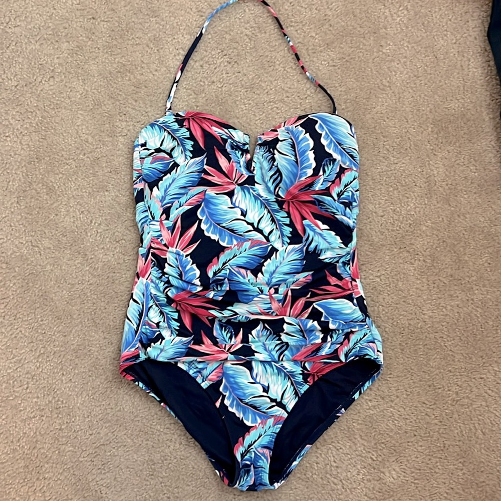 Tommy Bahama Floral Tummy Control Swimsuit